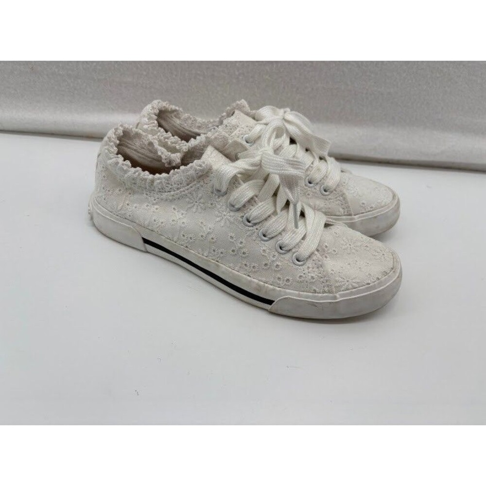 Rocket Dog Women's‎ Size 7.5 White Eyelet Lace Up Shoes